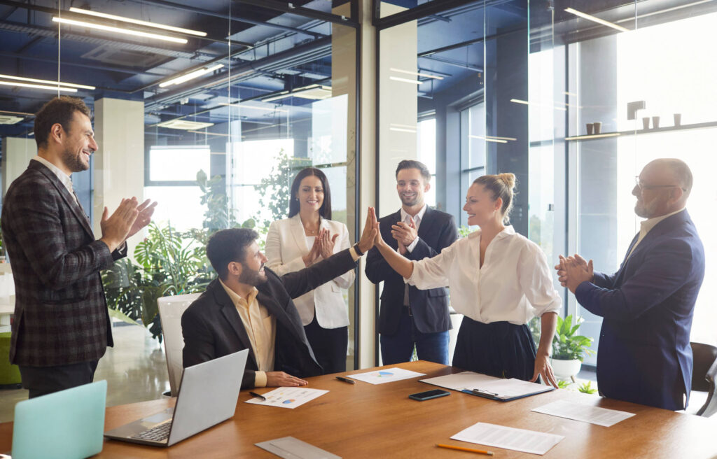 Como alinhar liderança e estratégia na empresa na prática